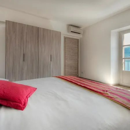 Britannia Luxury מלון 3*