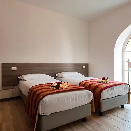 Britannia Luxury מלון 3*