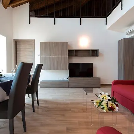Britannia Luxury מלון קומו